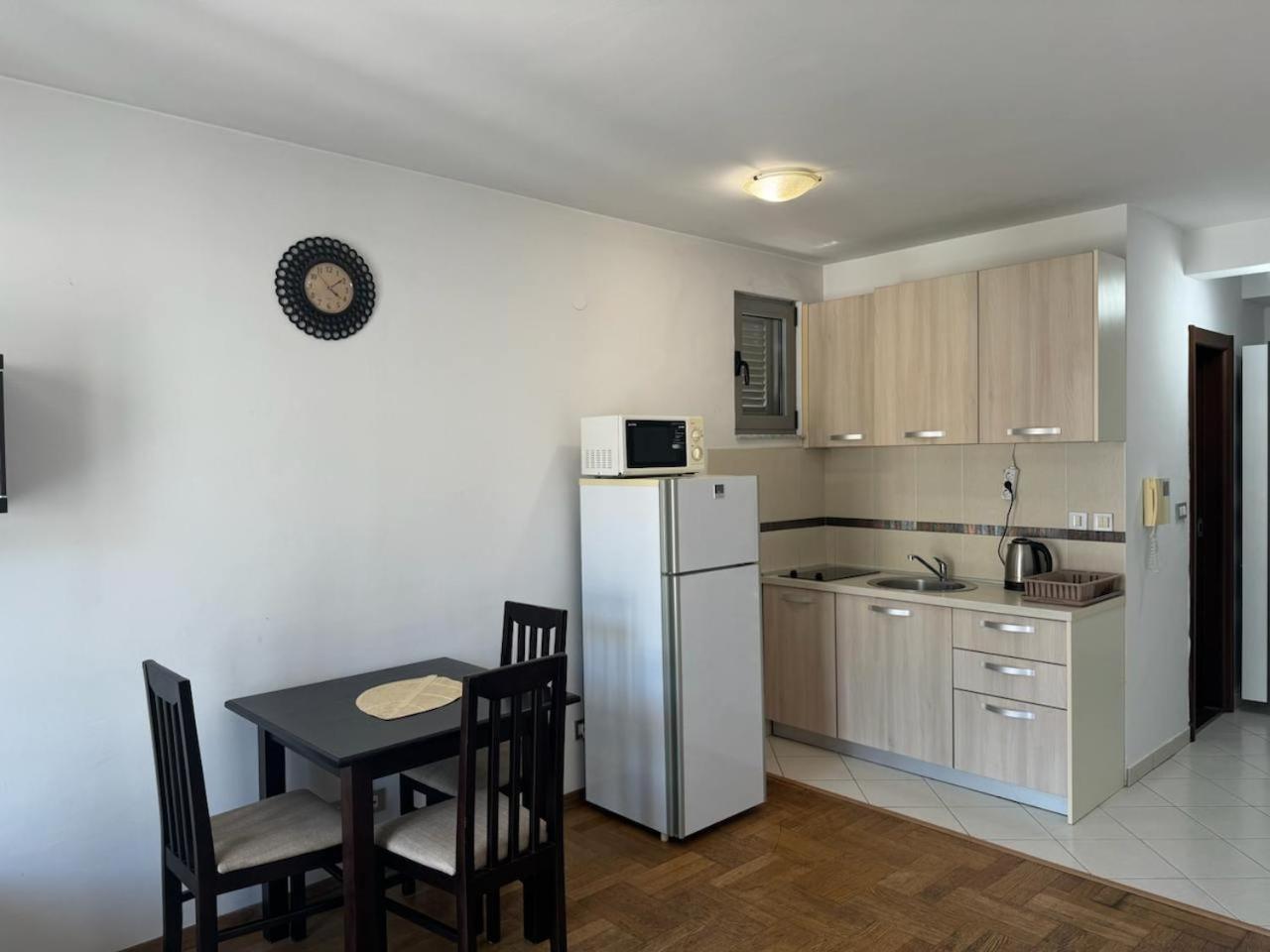 Apartments Montreal Budva Phòng bức ảnh